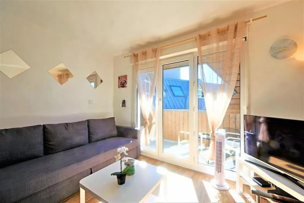 Apartment Embnb - Studio Near Geneva - S204,4 Etrembieres